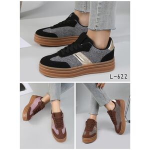 Baskets plateformes texturés avec détails métallisés taille 36-41