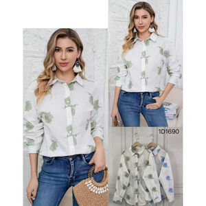 Chemise classique en coton sublimé par des motifs floraux brodés