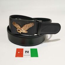 Ceinture automatique en cuir de vachette à boucle aigle texturée dorée