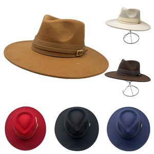 Chapeau de style fedora avec large bande orné d'une boucle métal