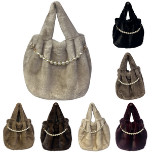 Sac à main en fausse fourrure douce avec petite chaine de perles