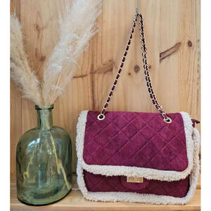 Sac bandoulière matelassé en suédine uni avec bordure moumoutée