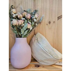 Sac banane en tissu velours côtelé orné d'une moumoute