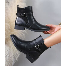 Bottines en simili cuir lisse avec suédine et une sangle décor grande taille 41-44