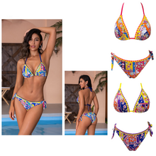 Ensemble bikini triangle à motifs colorés avec liens latéraux à nouer