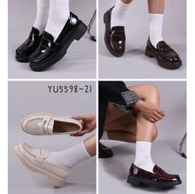 Mocassins chunky fini vernie sur une semelle crantée taille 36-41