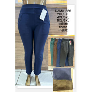 Pantalon doublé en polaire à boutons décoratifs aux grandes tailles