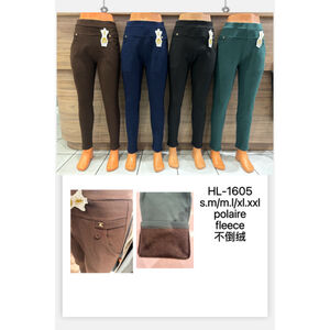 Pantalon legging polaire uni avec poches ornées d'un bouton décor