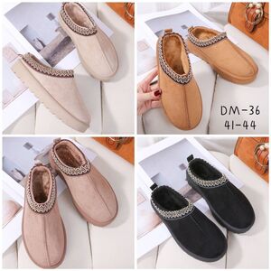 Pantoufles avec bordure à motifs en suédine doublée fausse fourrure taille 41 à 44