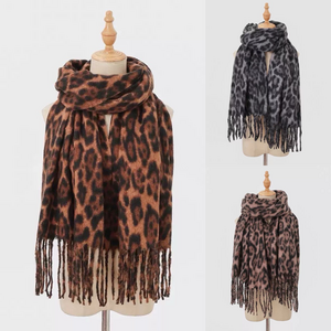 Écharpe douce épaisse en laine et viscose motif léopard à franges