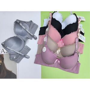 Soutien-gorge à bonnets C avec fine bordure en dentelle et nœud central