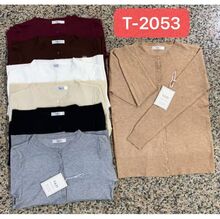 Cardigan classique en maille fine et légère fermé avec des boutons