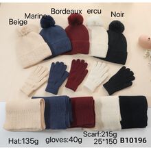 Ensembles d'hiver à écharpe, bonnet tricoté avec gros pompon et une paire de gants