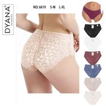 Culotte de type couvrante ornée de magnifique dentelle à motif floral