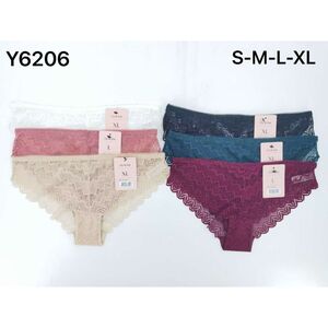 Culotte conçue en dentelle avec motif géométrique en zigzag