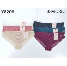 Culotte conçue en dentelle avec motif géométrique en zigzag