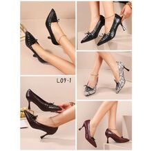 Escarpins à texture animale avec bout pointu et un laçage décoratif taille 36-41