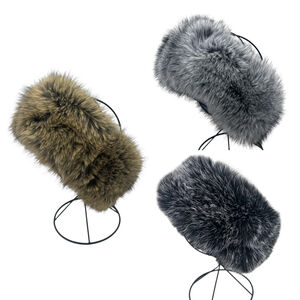 Bandeau d’hiver texturé d'une fourrure animale à poils long