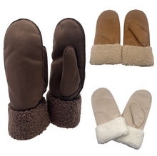 Moufles en simili daim à large revers de bouclette imitation mouton