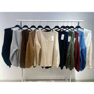 Pull col V en maille ajourée et duveteuse avec manches longues