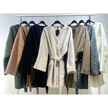 Cardigan uni en maille bouclée à l'aspect duveteux avec ceinture