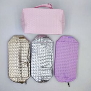 Trousse de maquillage avec un motif texturé en tressages