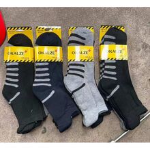 Chaussettes homme en coton contrastées par des motifs bandes