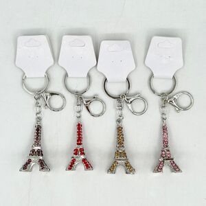 Porte-clés  Tour Eiffel en métal argenté scintillante ornée de cristaux