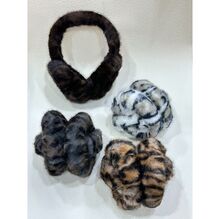 Cache-oreilles grand modèle en matière pelucheuse de fausse fourrure léopard