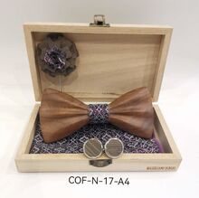 Coffret en bois avec nœud papillon, pochette, broche et boutons violet