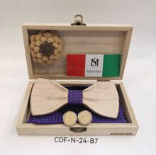 Coffret violet pour homme : nœud papillon, pochette, broche et boutons