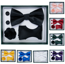 Coffret d'accessoires de costume pour homme (nœud papillon, broche, boutons de manchette et serviette)