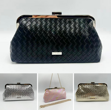 Pochette soirée motif tressé en relief fermoir à clip et chaînette amovible