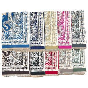 Écharpe avec motif Paisley cachemire bordure décorative de franges