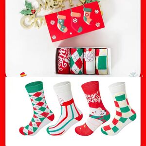 Lot 5 boîtes de 4 paires de chaussettes aux designs inspirés de Noël