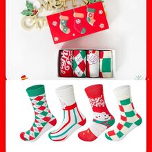 Lot 5 boîtes de 4 paires de chaussettes aux designs inspirés de Noël