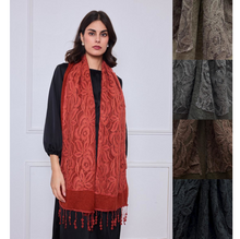 Écharpe unie ornée de motif en broderie florale avec des franges - 3 pièces