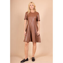 Robe évasée en simili cuir camel à encolure ronde et manches courtes
