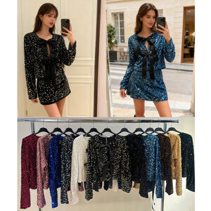 Crop top recouvert paillettes scintillantes avec nœuds en satin