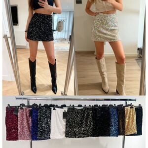 Mini-jupe entièrement parée avec paillettes étincelantes