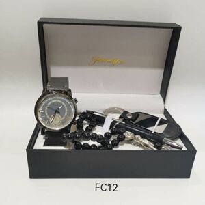 Coffret complet avec Montre, Chapelet, Stylo et Porte-clés personnalisable