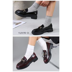 Mocassins vernis sur semelle épaisse avec mors métallique taille 36-41