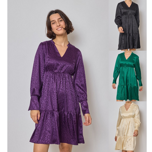 Robe fluide à imprimé léopard avec décolleté en V et volants