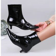 Bottines vernies à petit talon avec sangles décoratives à boucles taille 36-41