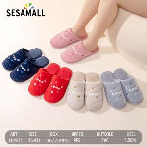 Pantoufles mules "LOVE" en doux polyester matelassées confortables