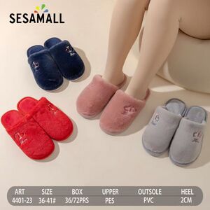 Mules d'intérieur classiques à tige en PES avec cœur stylisé et "Love"