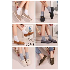 Mocassins classiques faits en simili daim avec des accents dorés taille 36-41