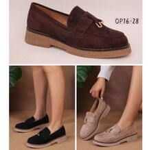 Mocassins en suédine détails dorés sur semelle crêpe à coutures visibles taille 36-41