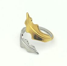 Bague en acier inoxydable bicolore stylisé en forme de feuille