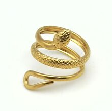 Bague en acier inoxydable dorée avec un design de serpent enroulé